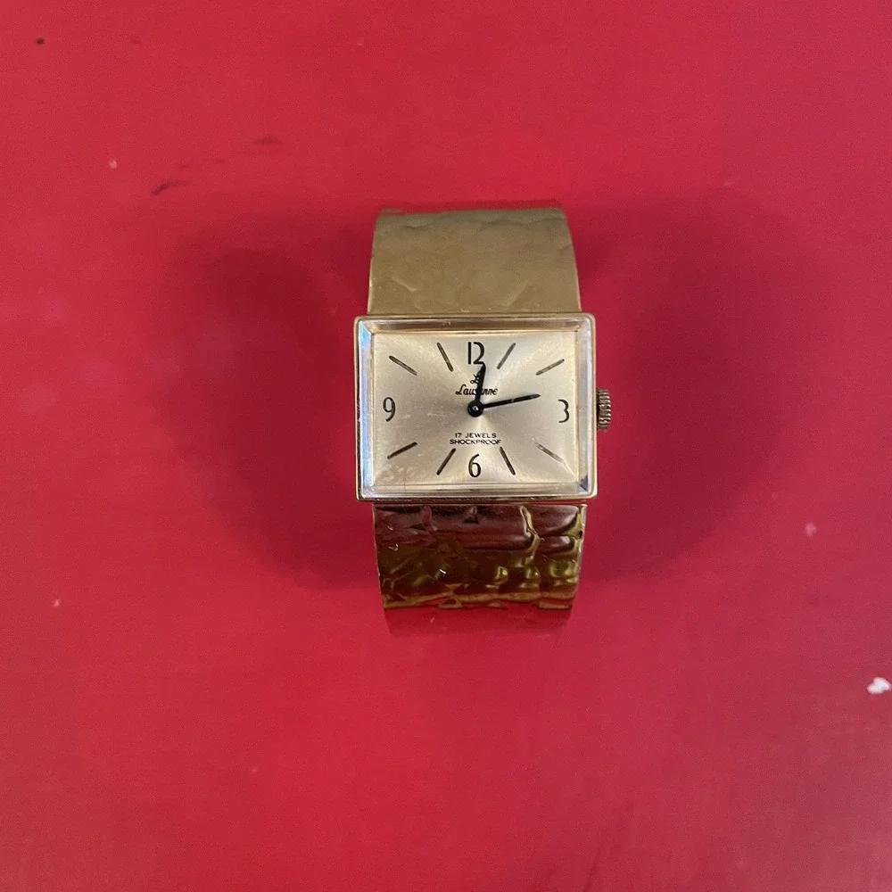 Vintage‎ 1980s Ladies LAUSANNE Gold Tone Hinged Bangle Bracelet Watch Wind Up